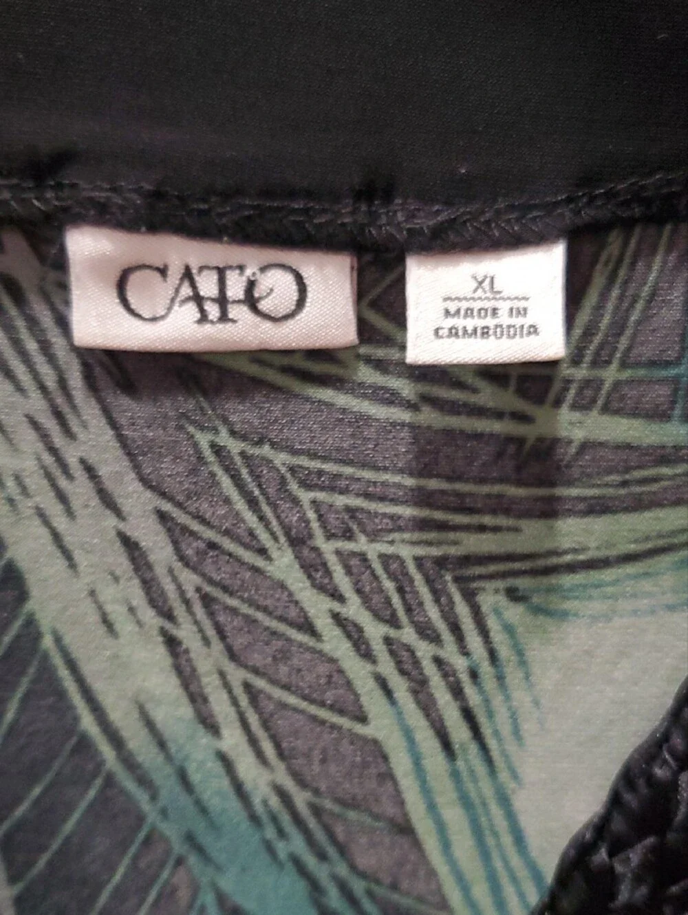 Cato Black and Green Peacock-Print V-Neck Tunic - Picture 2 of 9